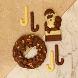 Milk Christmas Wreath (Nut Assortment)